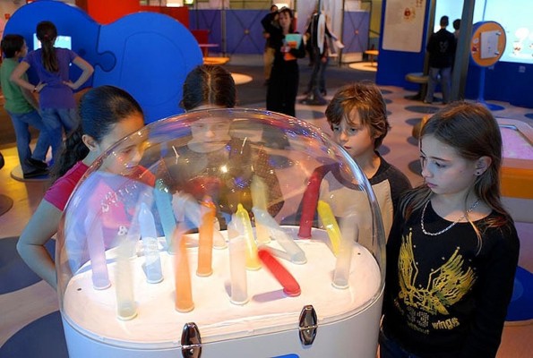 Французская научная выставка для детей :) Expo-zizi-sexuel-1
