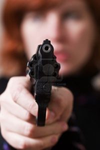 auto-defense-femme-arme-a-feu