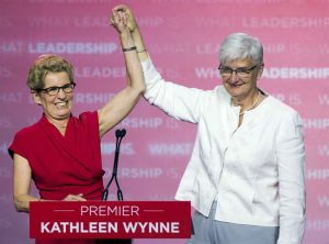 Kathleen Wynne fête une victoire électorale avec sa "compagne"  Jane Rounthwaite